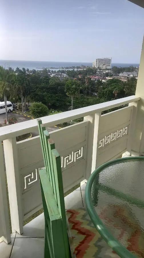 The Paradise View Mystic Ridge 79A Ocho Rios Daire