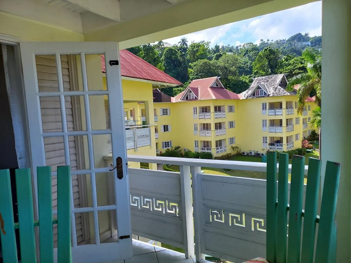 The Paradise View Mystic Ridge 79A Ocho Rios Daire