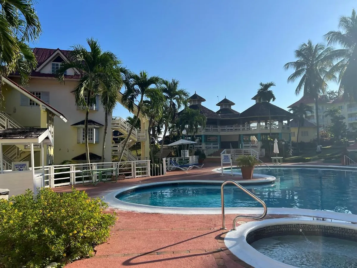 The Paradise View Mystic Ridge 79A Ocho Rios Daire