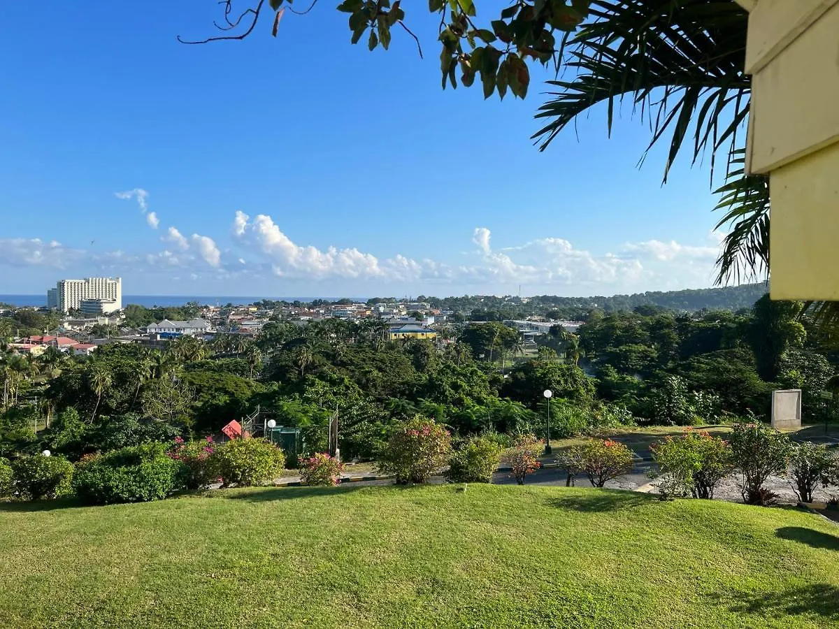The Paradise View Mystic Ridge 79A Ocho Rios Daire