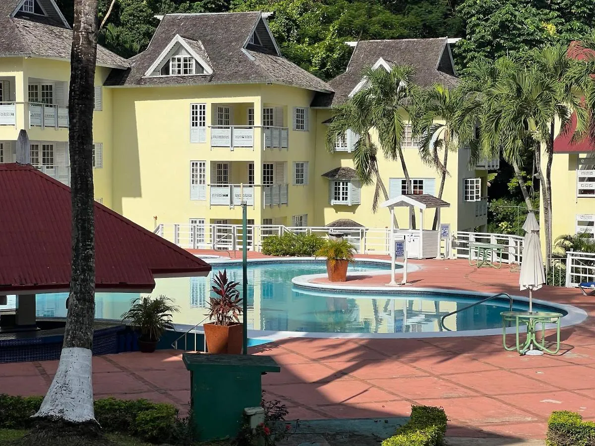 The Paradise View Mystic Ridge 79A Ocho Rios Daire
